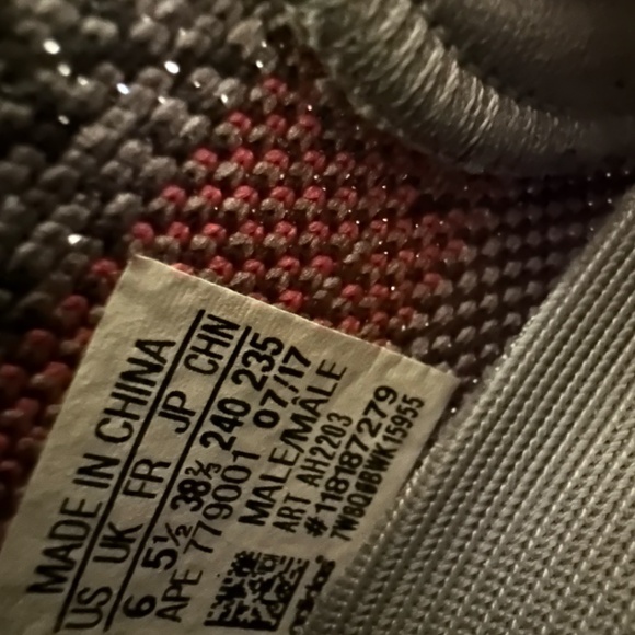 Yeezy - Picture 4 of 4